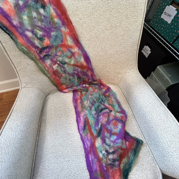 Handmade Wool & Silk Felted Scarf - Picture 3 of 9